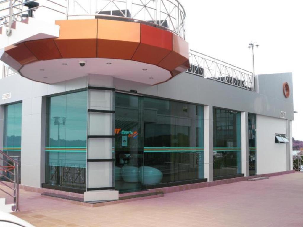 舒特拉碧茹广场酒店 Kuala Belait 外观 照片